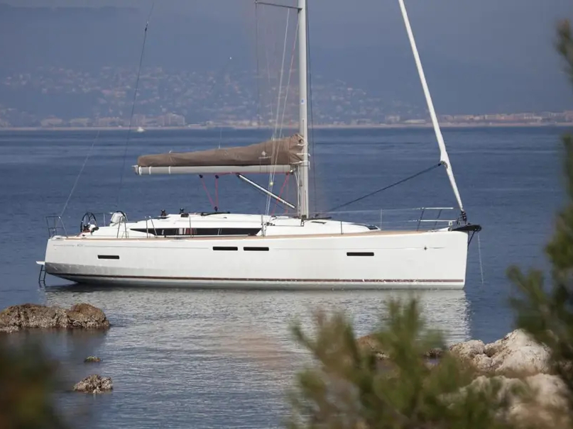 Photo #1 - Sun Odyssey 419 (3 cab. 1WC) (COCONUT) in Port of - 67116
