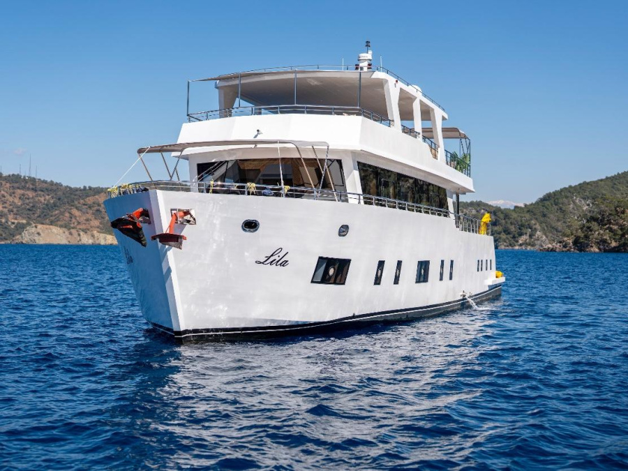 Photo #1 - Motoryacht Lila Trawler (Lila Trawler) in port - 66203