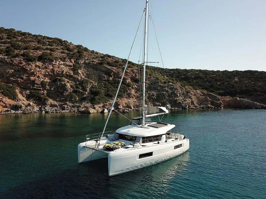 Photo #1 - Lagoon 40 (4 cab.) (CATALINA) en Alimos Marina - 67150