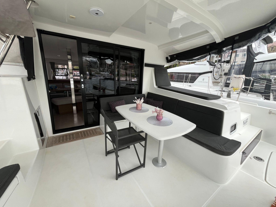 GRAND DELUXE III - 1