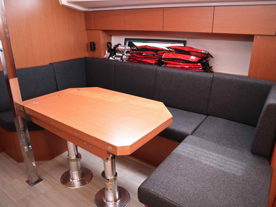 Interior image - 1