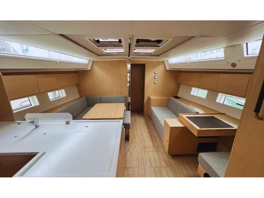 Interior image - 2