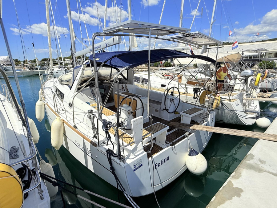 Photo #1 - Oceanis 38 (Felina) in D-Marin Dalmacija Marina - 24315