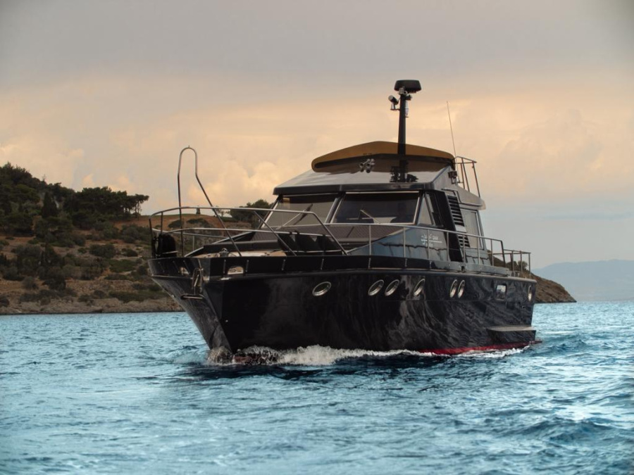 Photo #1 - Posillipo Tobago 47 (PHEONIX) in Mikrolimano port - 66931
