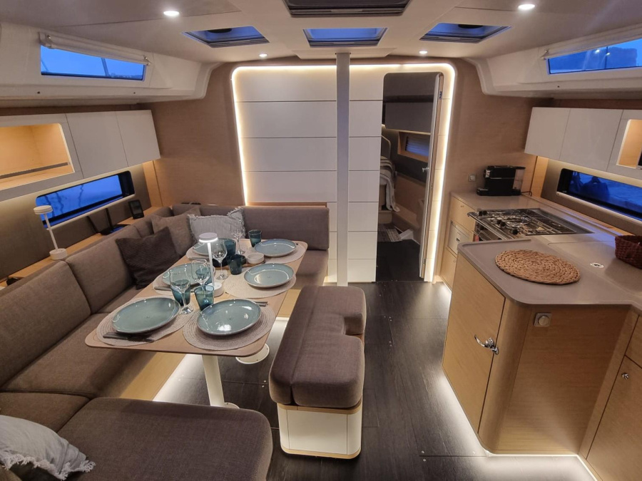 Interior image - 2