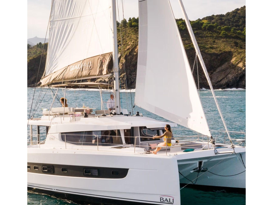 Photo #1 - Bali 4.2 (MAVIH) in Marina Farol de - 67706