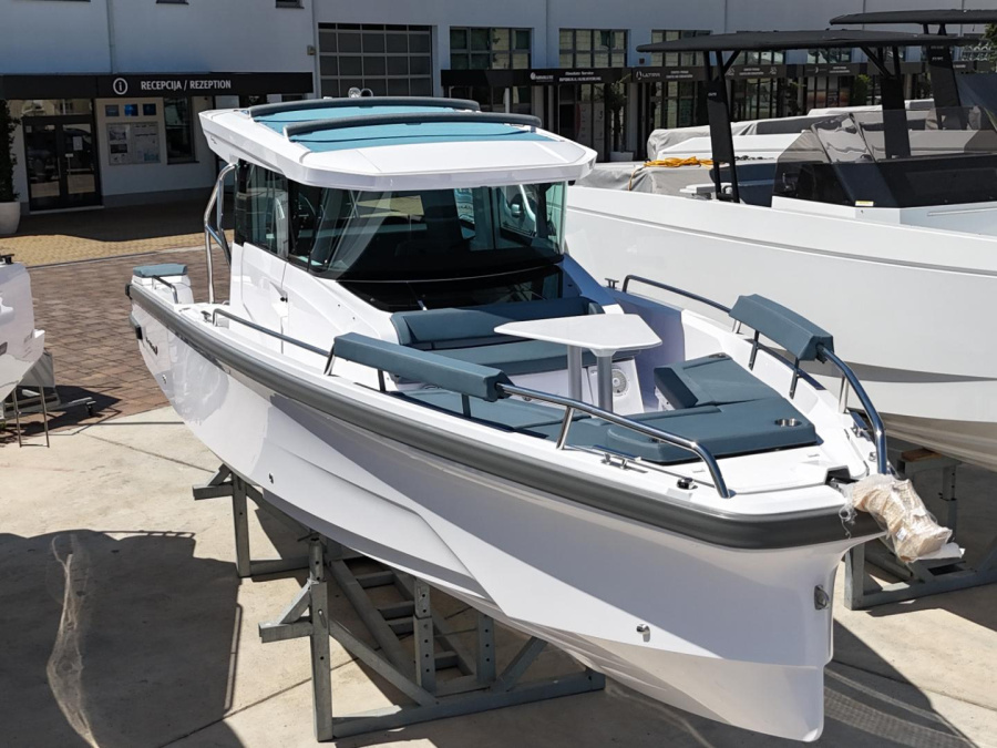 Photo #1 - Axopar 29 XC Cross Cabin (Ema) in Marina Baotić - 67321