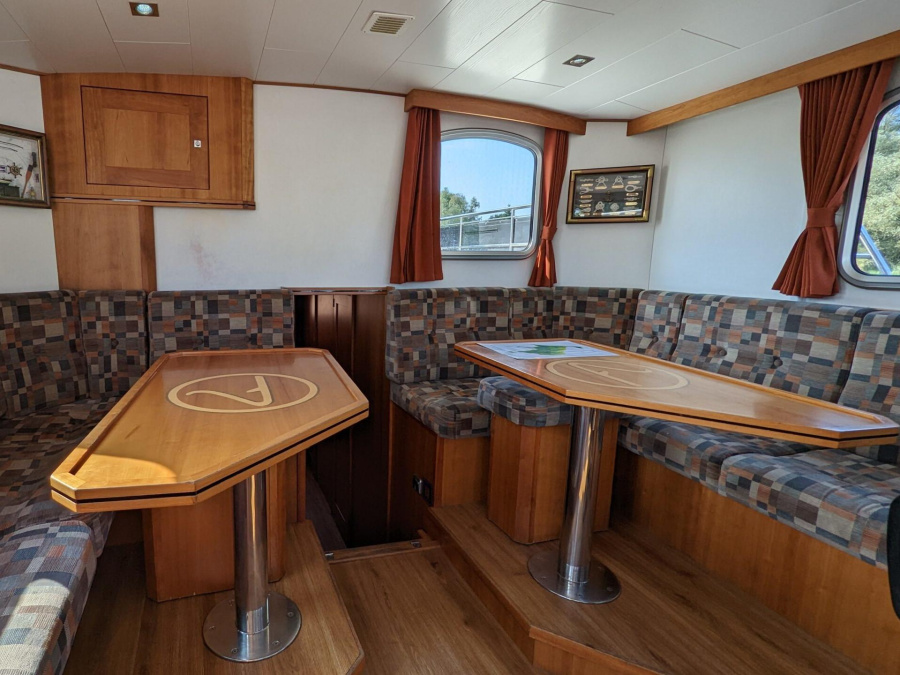 Interior image - 1
