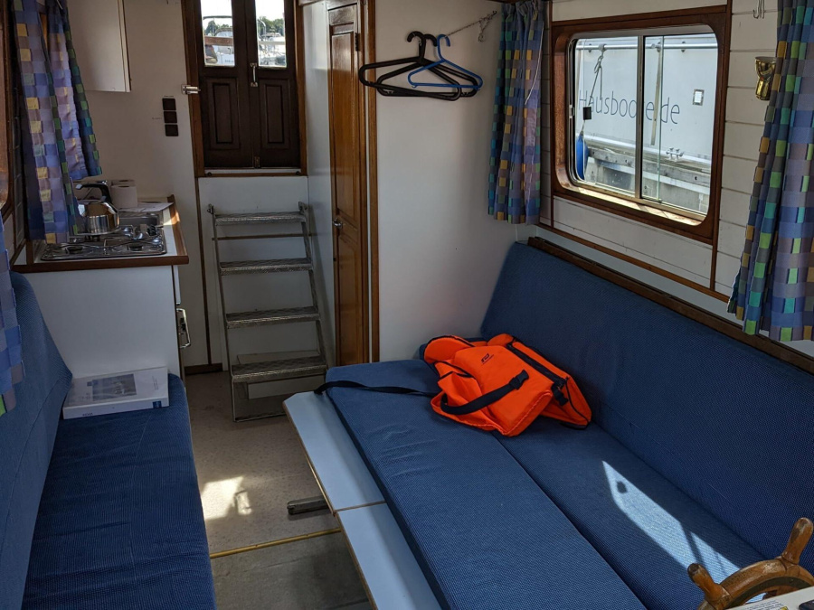 Interior image - 2