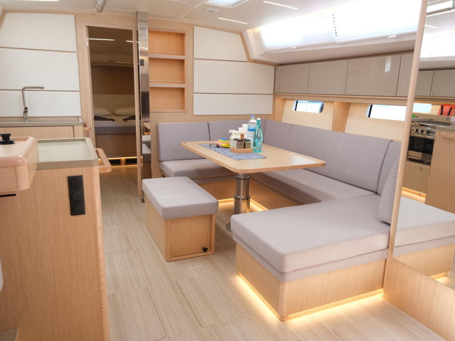 Interior image - 2