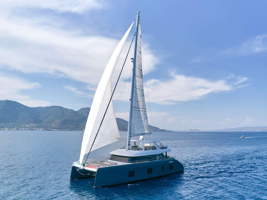 Photo #1 - Sunreef 80 (5 cab) (Genny) en Alimos Marina - 67766