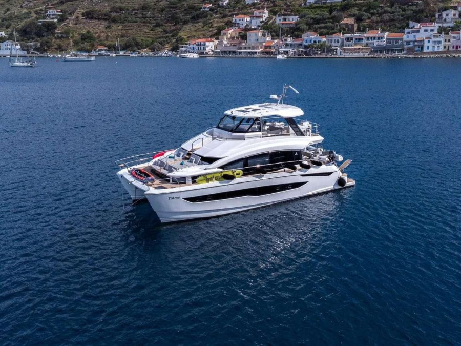 Photo #1 - Aquila 54 Yacht (TiAmo) en Tourlos Marina - 67789