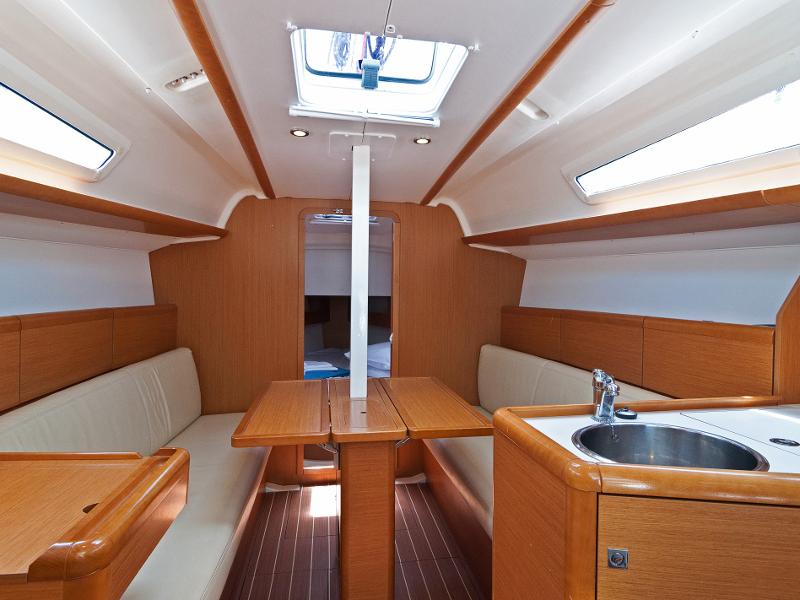 Interior image - 1
