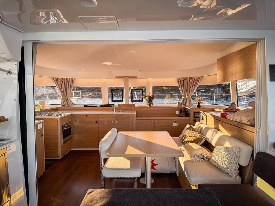Interior image - 2