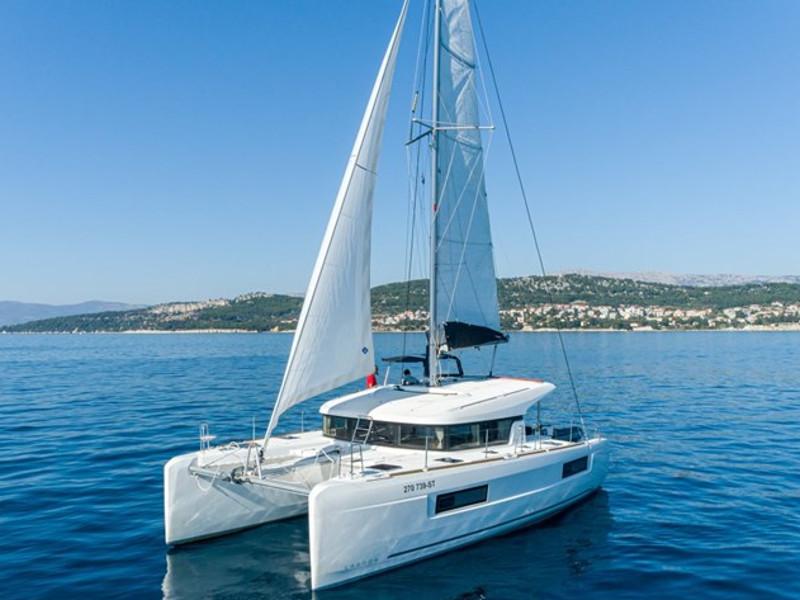 Photo #1 - Lagoon 40 (BYE BYE 2020 (air condition, generator)) in Marina Kremik - 25142
