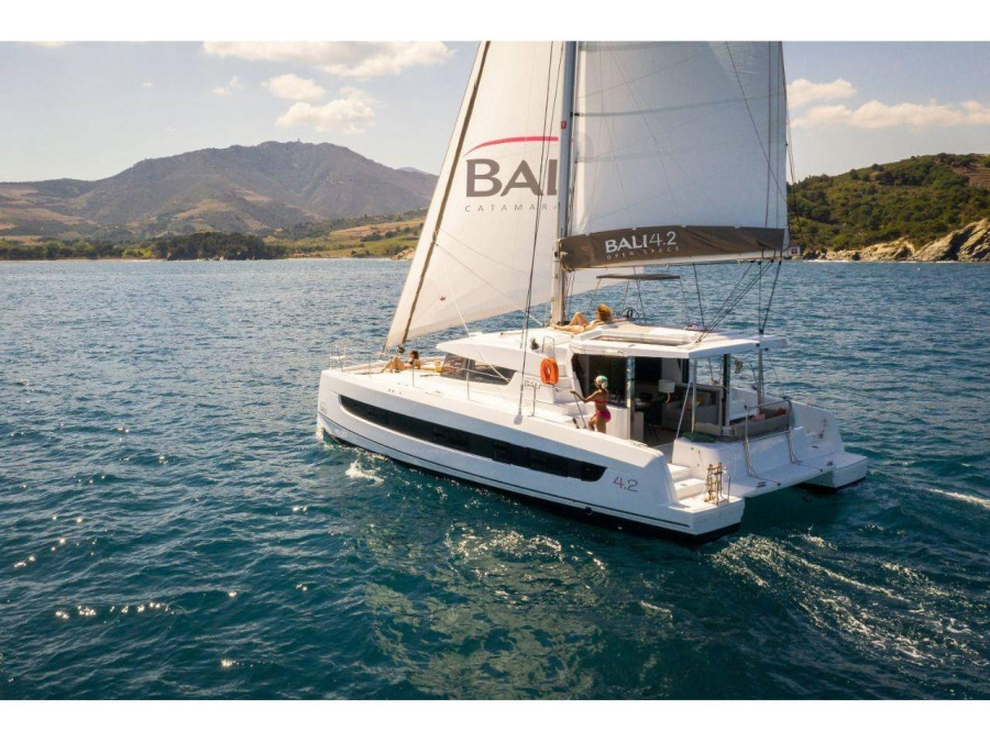 Photo #1 - Bali 4.2 (Swell) in Alimos Marina - 61501