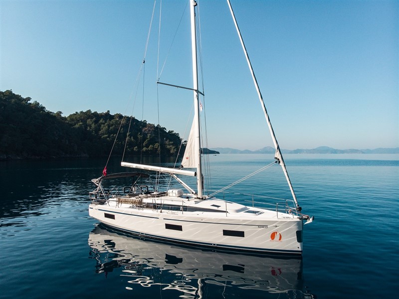 Photo #1 - Bavaria C42 (NOMAD) en Yes Marina - 13486