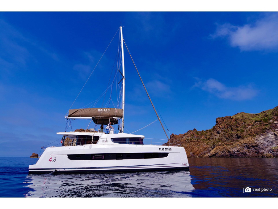 Photo #1 - Bali 4.8 (Antigone - A/C, Generator, Water maker) en Marina - 25374