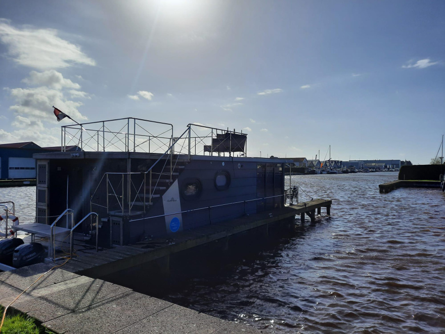 Main image - 0
