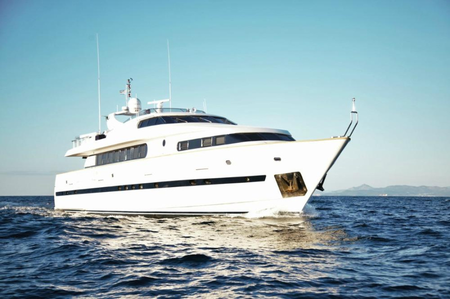 Photo #1 - Bugari 100 - 5 + 2 cab. (Project Steel) in Alimos marina - 27297