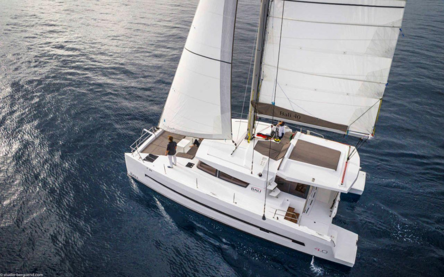 Photo #1 - Bali 4.0 - 4 + 2 cab. (DRAGONERA) en Corsica, , Port De Plaisance Charles Ornano - 28609