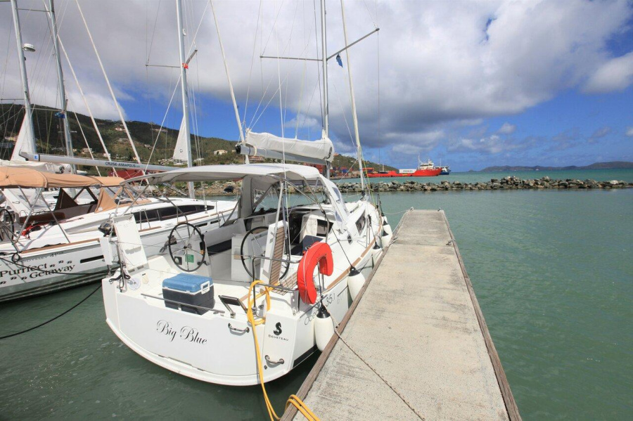 Photo #1 - Oceanis 35.1 - 2 cab. (Big Blue) en BVI, Tortola, Ritter House Marina - 29066