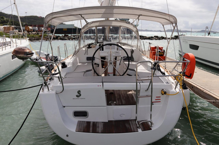 Photo #1 - Oceanis 31 (Chilli) in BVI, Tortola, Ritter House Marina - 29093