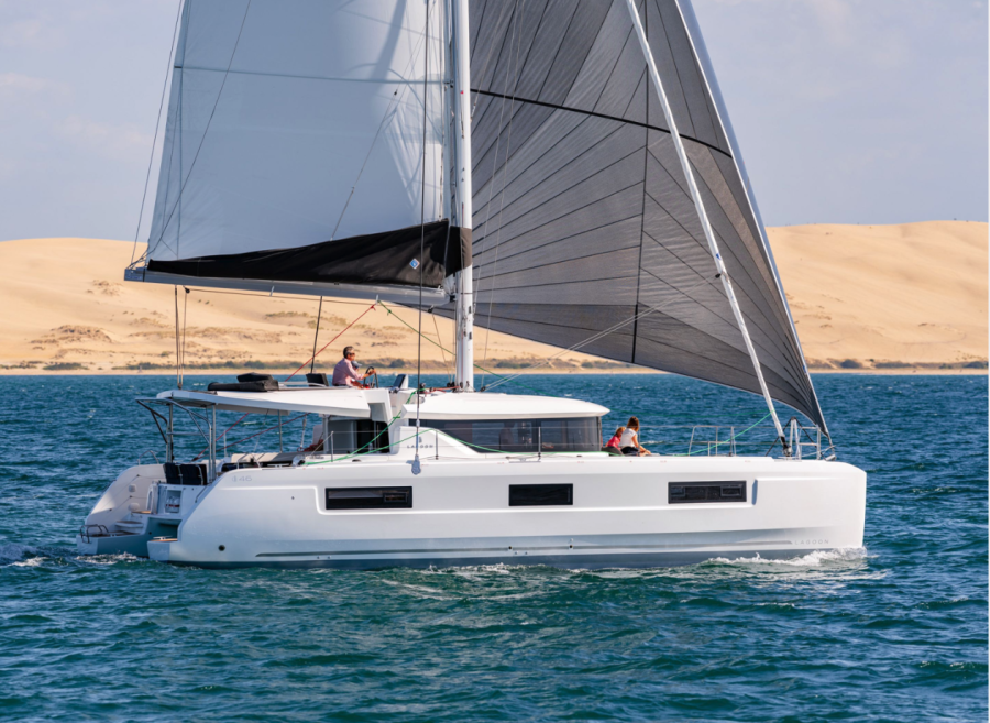 Photo #1 - Lagoon 46 - 4 + 2 cab. (Diamond Seas) en Athens, Alimos marina - 29246