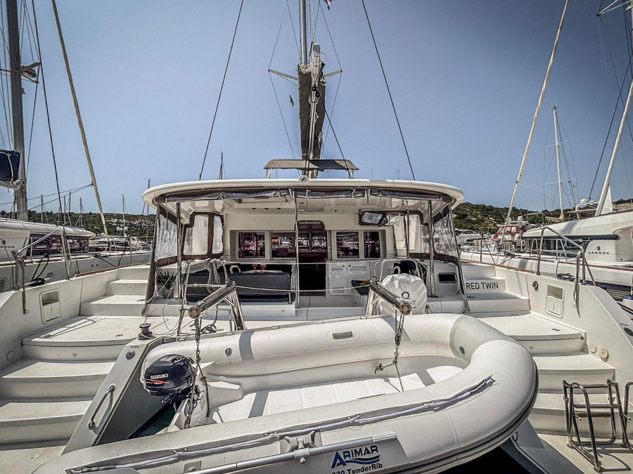 Photo #1 - Lagoon 450 F - 4 + 2 cab. (Red Twin) in Marina Kremik - 30188