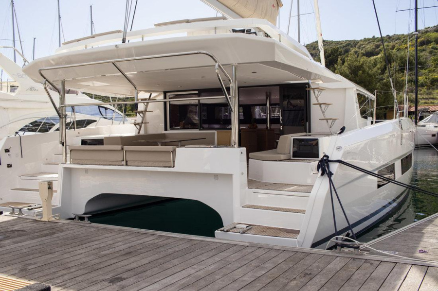 Photo #1 - Dufour 48 Catamaran - 5 + 1 cab. (Casablanca) en Marina Kremik - 31850