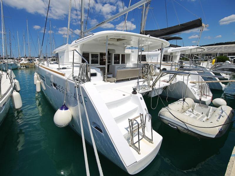 Photo #1 - Lagoon 450 F - 4 + 2 cab. (Mantra) in Marina - 31983