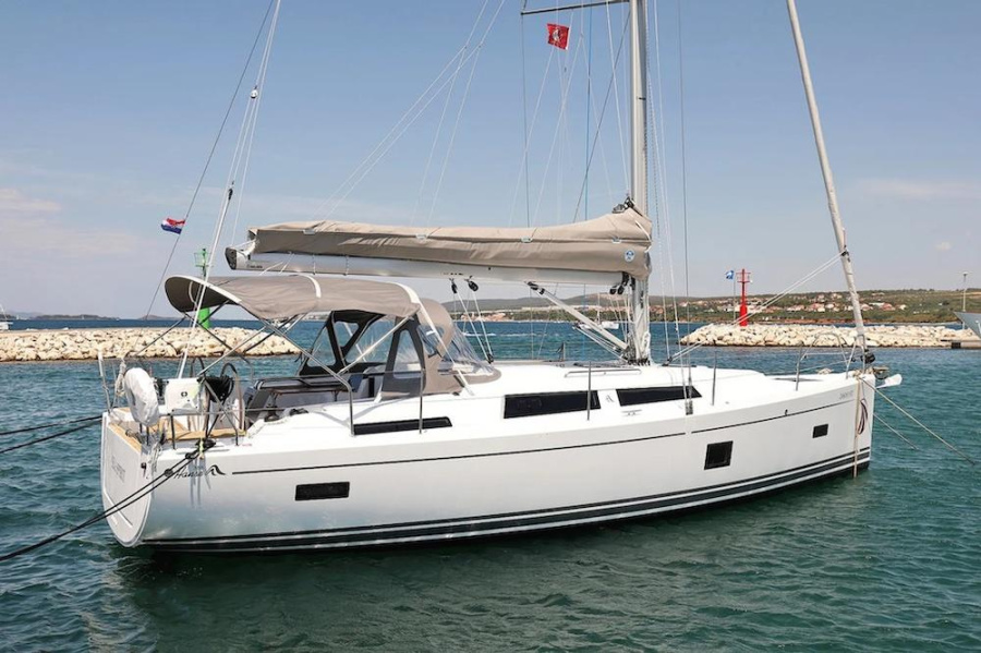 Photo #1 - Hanse 388 (Chablis) in Yachtclub Seget (Marina Baotić) - 32267