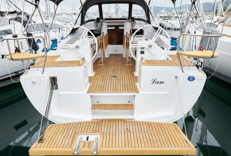 Photo #1 - Elan Impression 45.1 (Lan) en Marina - 32523