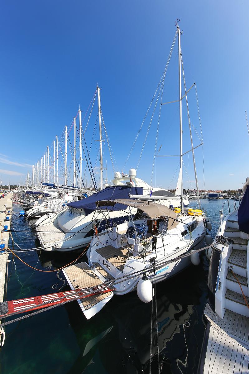 Photo #1 - Bavaria Cruiser 34 - 2 cab. (Lara) in Marina Kornati - 32736