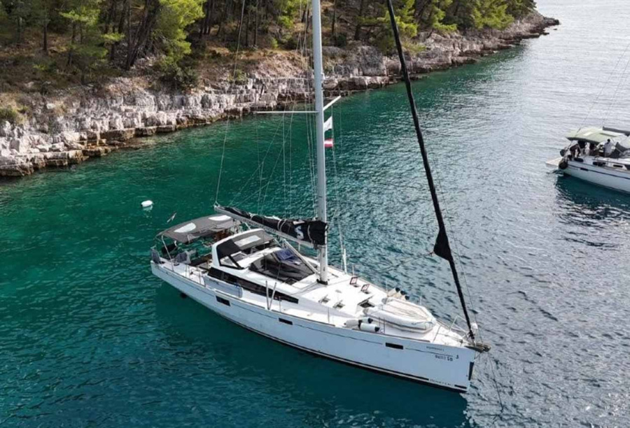 Photo #1 - Beneteau Sense 50 - 3 + 1 cab. (Waypoint I) in Murter, ACI Marina Jezera - 32740