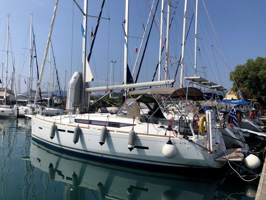 Photo #1 - Sun Odyssey 419 - 3 cab. (Izzi) en Lefkas, D-Marin - 32844