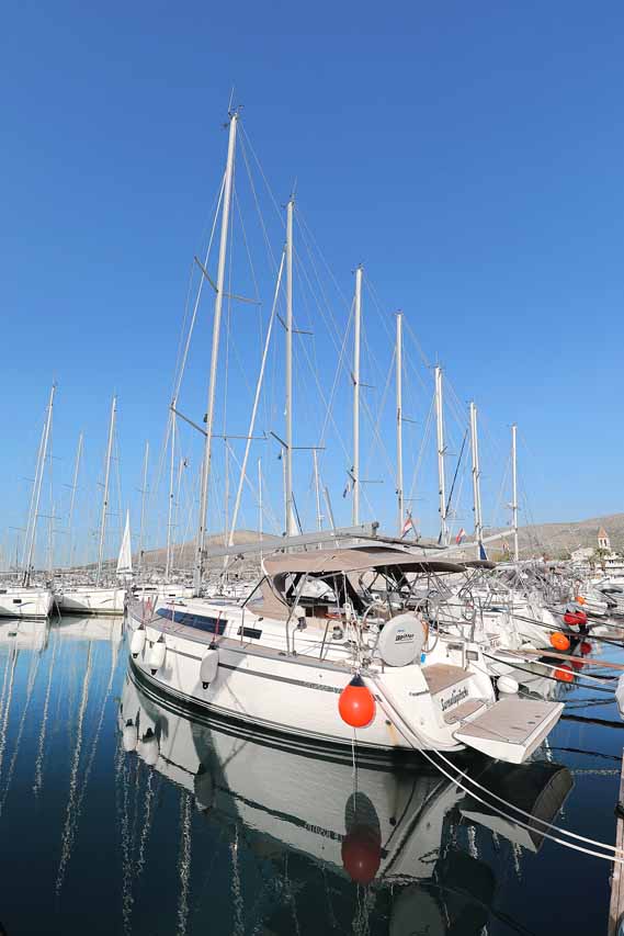 Photo #1 - Bavaria Cruiser 37 - 3 cab. (Sursulapitschi) in Marina Tehnomont Veruda - 33087