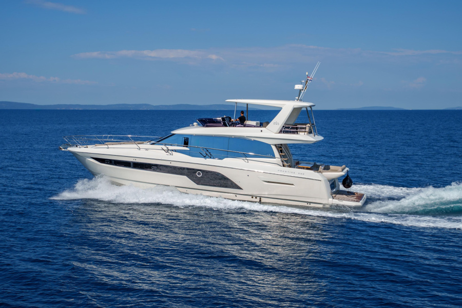 Photo #1 - Prestige 590 Flybridge - 3 + 1 cab. (Shaft) in Marina Lav - - 34256