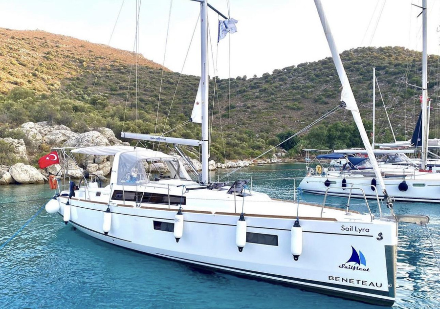 Photo #1 - Oceanis 38.1 (Sail Lyra) in  - 34355
