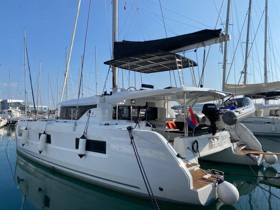 Photo #1 - Lagoon 46 OW - 3 + 2 cab. (Tatry) in Marina - 34384