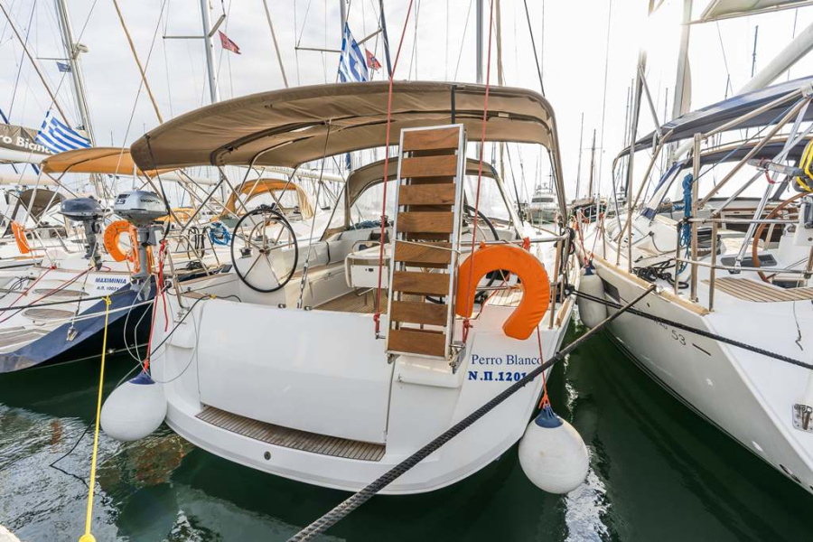 Photo #1 - Sun Odyssey 519 - 5 cab. (Perro Blanco) in  - 34865