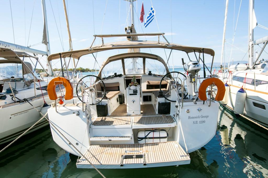 Photo #1 - Sun Odyssey 440 - 4 cab. (Homesick George) in Marina - 34889