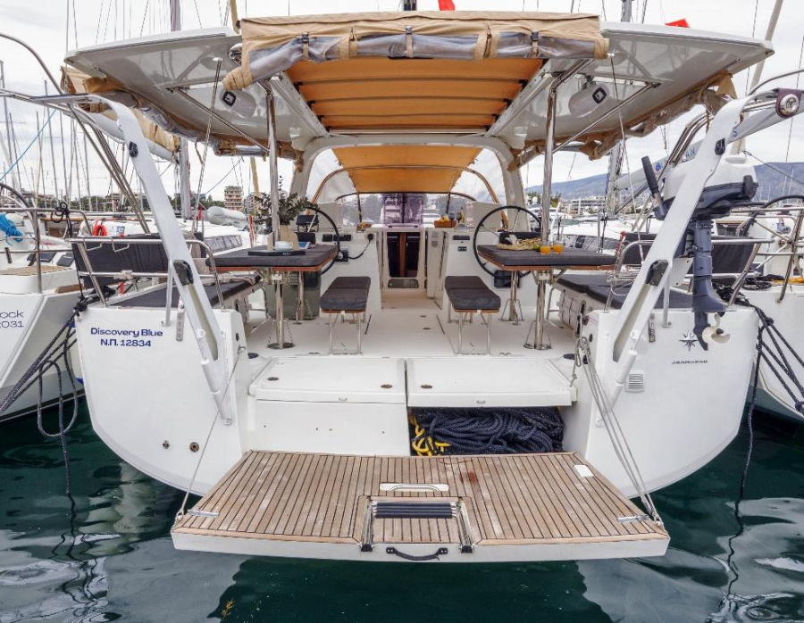 Photo #1 - Sun Loft 47 - 6 + 1 cab. (Discovery Blue) in Athens, Attica, Marina - 34918