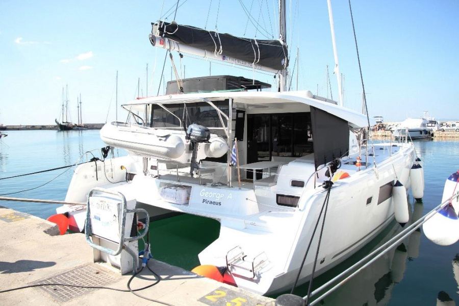 Photo #1 - Lagoon 42 - 4 + 2 cab. (George A) in Rhodes New Marina - 34973