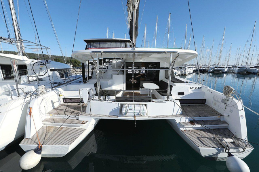 Photo #1 - Lagoon 42 - 4 + 2 cab. (Fat Cat) in D-Marin Dalmacija Marina - 35841