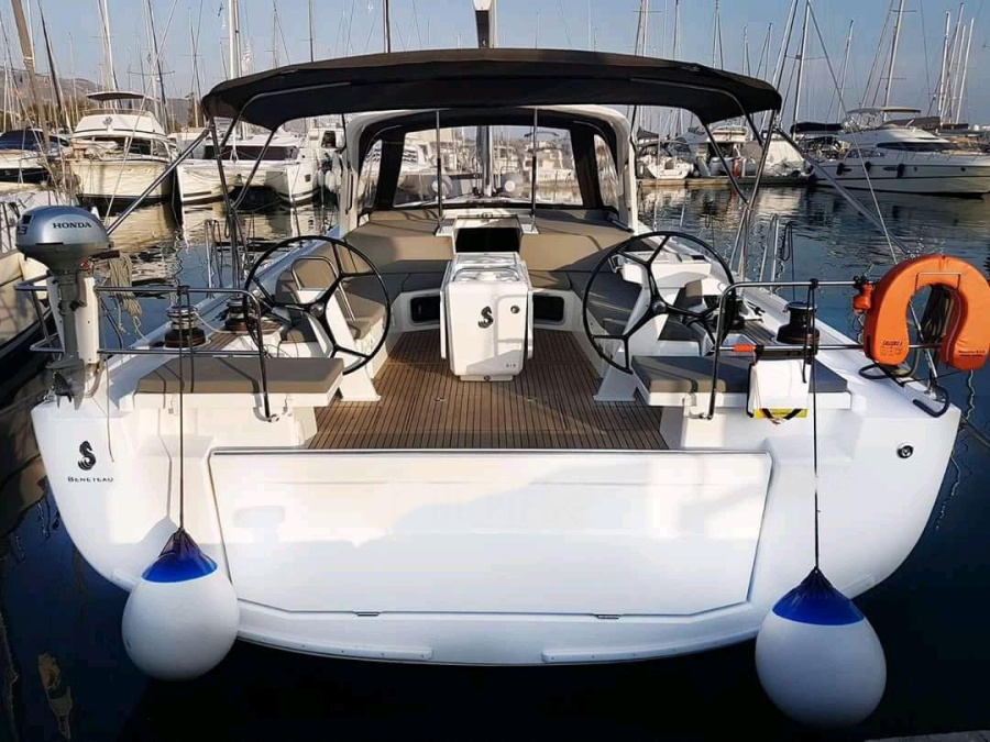 Photo #1 - Oceanis 51.1 - 5 + 1 cab. (One Piece) in s, Alimos marina - 36236