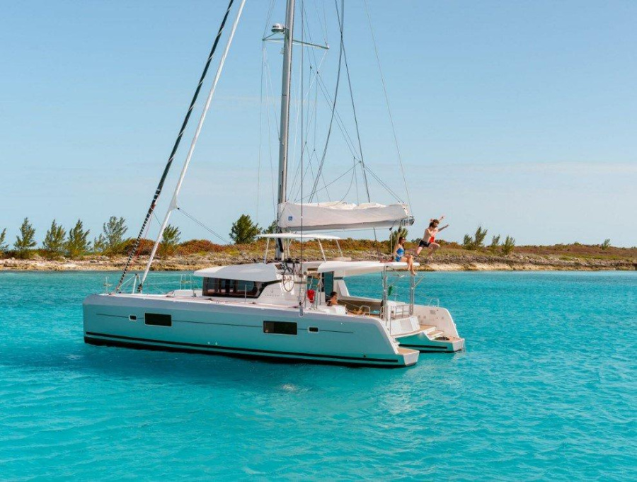 Photo #1 - Lagoon 42 - 4 + 2 cab. (Blueskin) in Seychelles - 36594