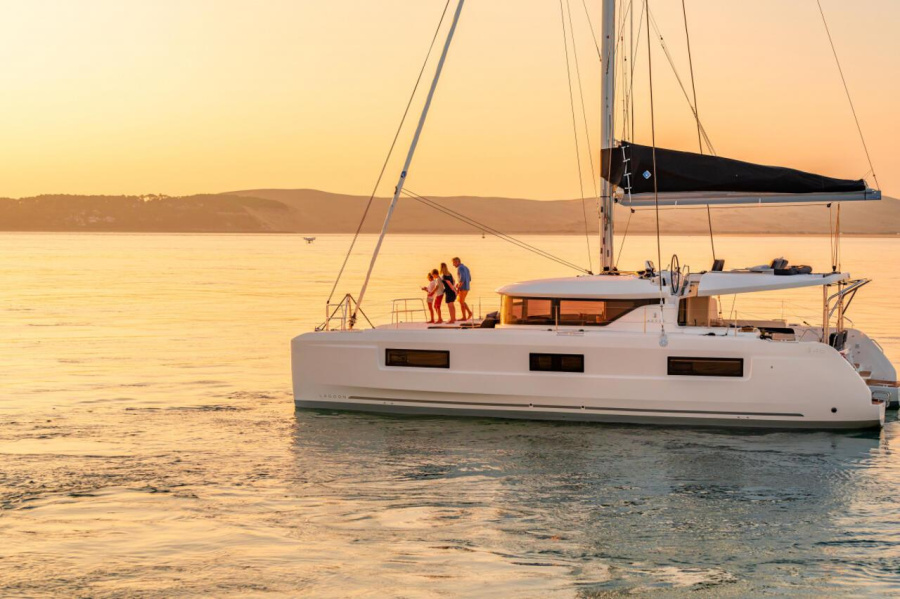 Photo #1 - Lagoon 46 - 4 + 2 cab. (Bula) in Guadeloupe, La Marina - 37107