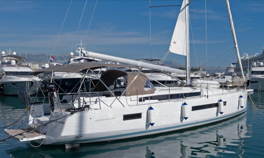 Photo #1 - Sun Odyssey 490 - 4 + 1 cab. (Mystic Kiss) in ACI Marina - 37150