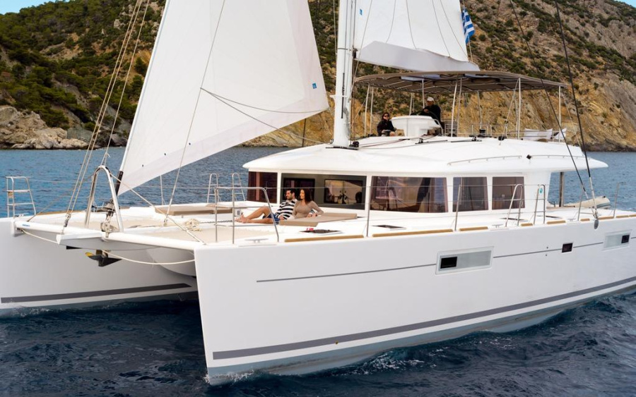 Photo #1 - Lagoon 560 S2 - 4 + 2 cab. (Avra) en Athens, Alimos marina - 37468